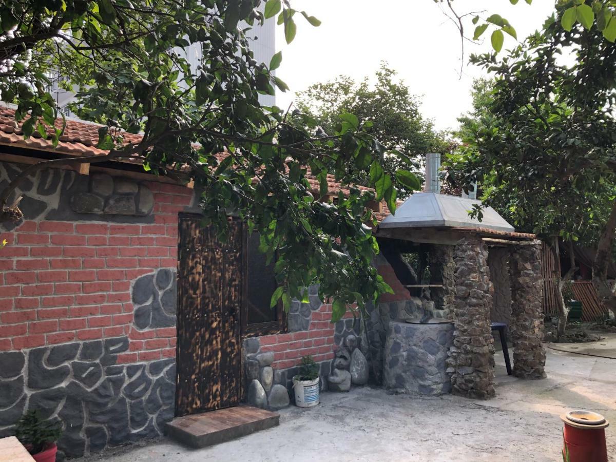 Mzeos House Hotel Batoemi Buitenkant foto